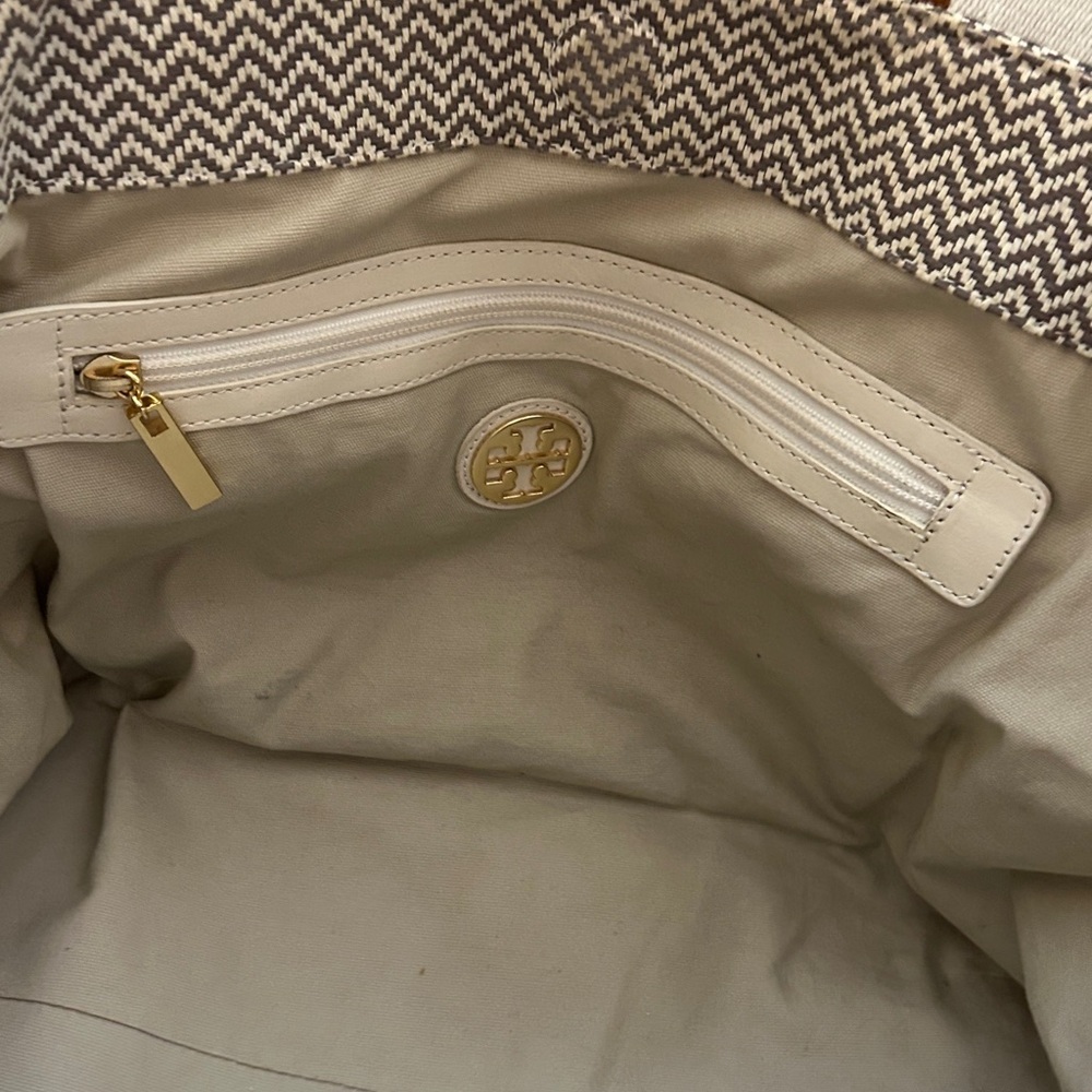 Tory Burch Cream Tote Bag - Picture 5 of 15